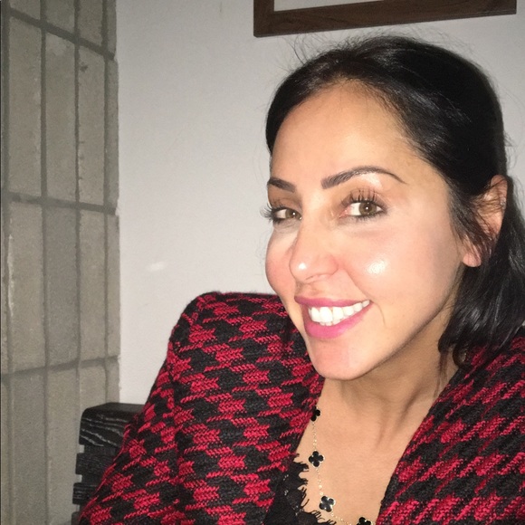 Meet your Posher, Zeinab - Picture 1 of 1